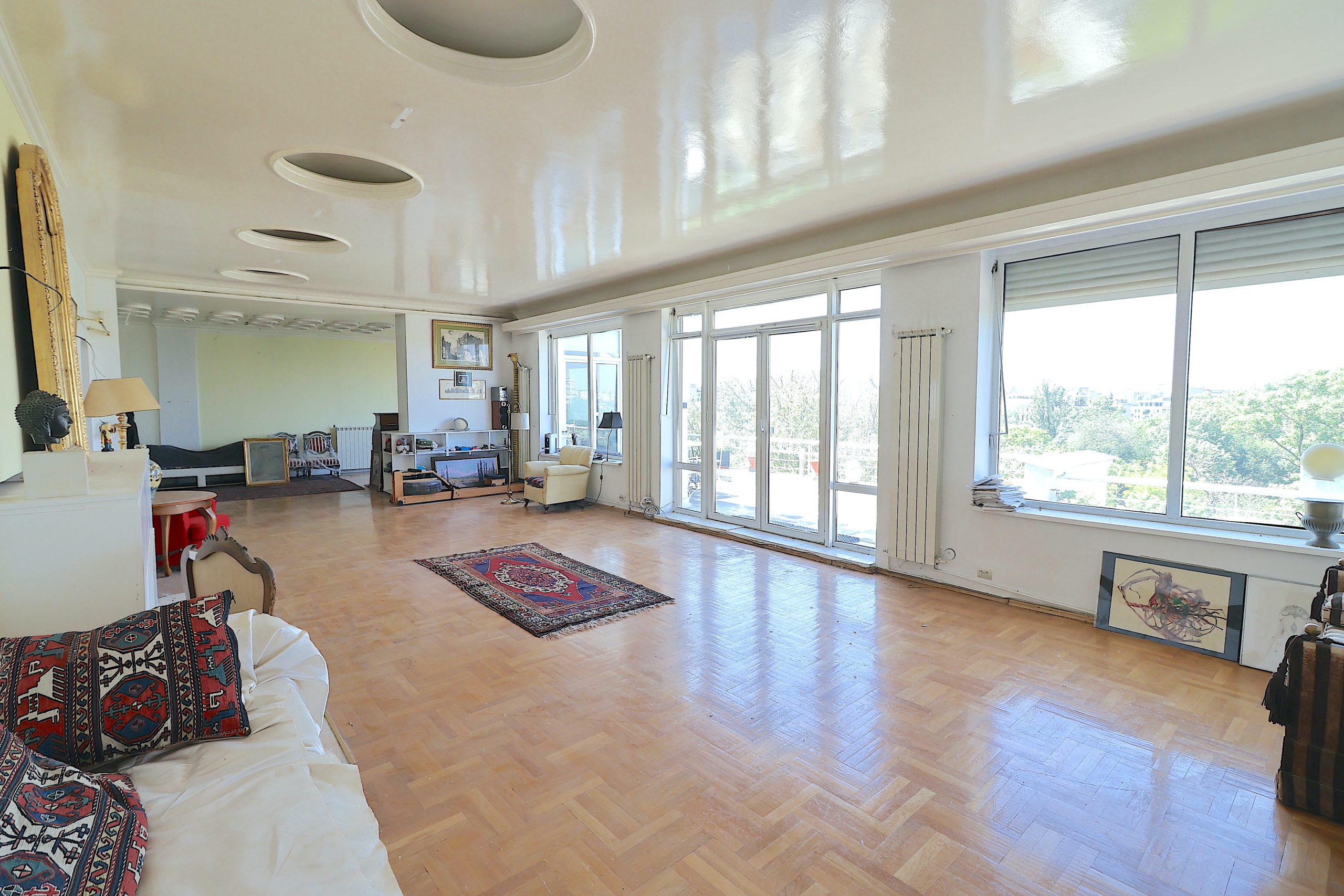 Penthouse în stil Art Deco cu terasă deasupra Parcului Cișmigiu